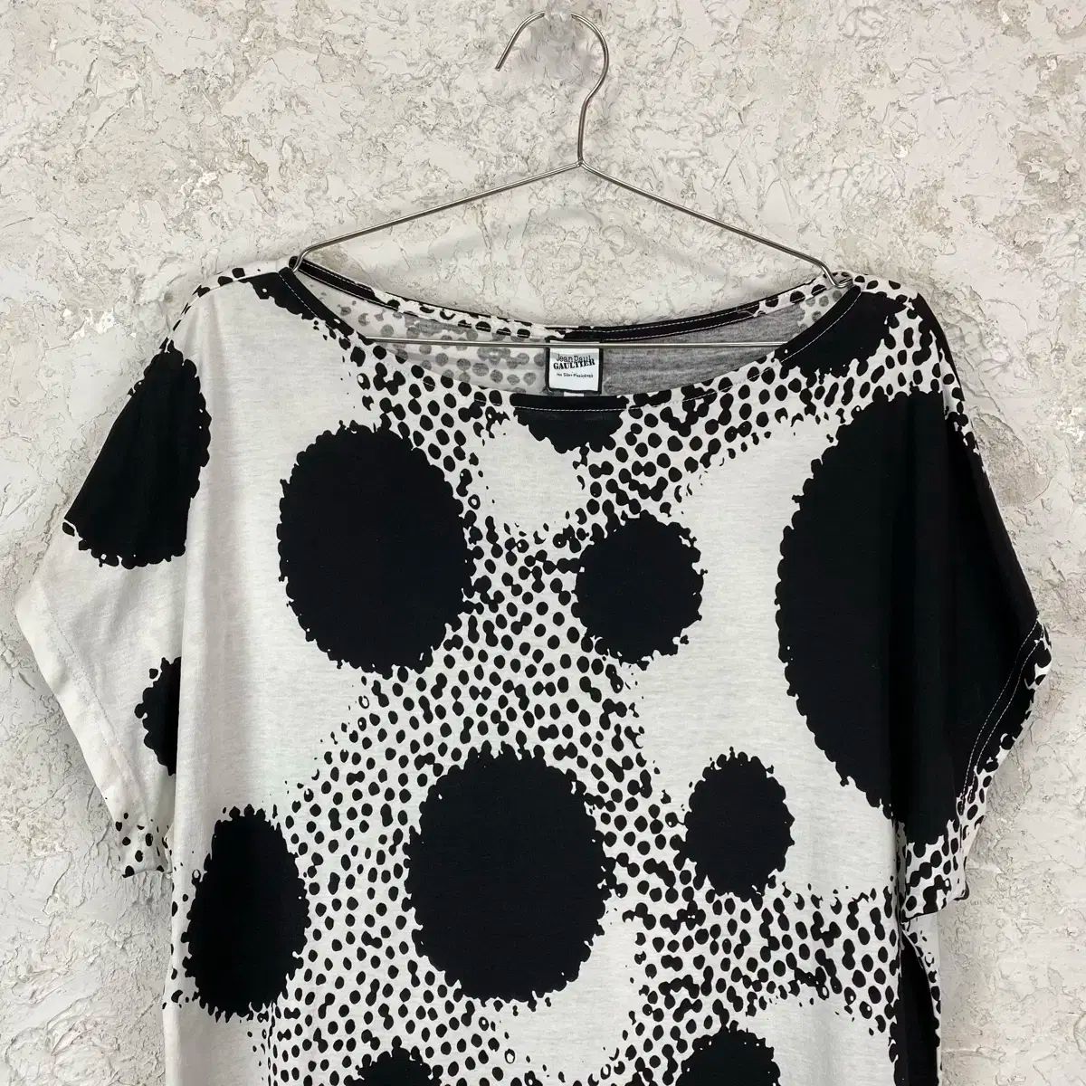 腸 ポール ゴーティエ ドット パターン オーバー 槍 半袖 Tシャツ