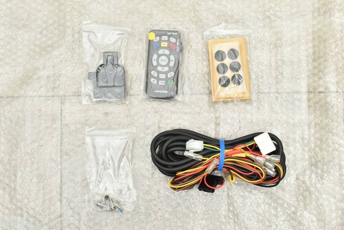 アルパイン フリップダウンモニター