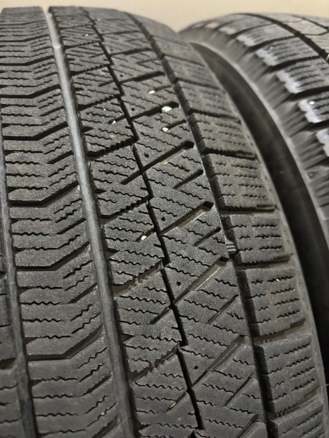 60R16 BRIDGESTONE