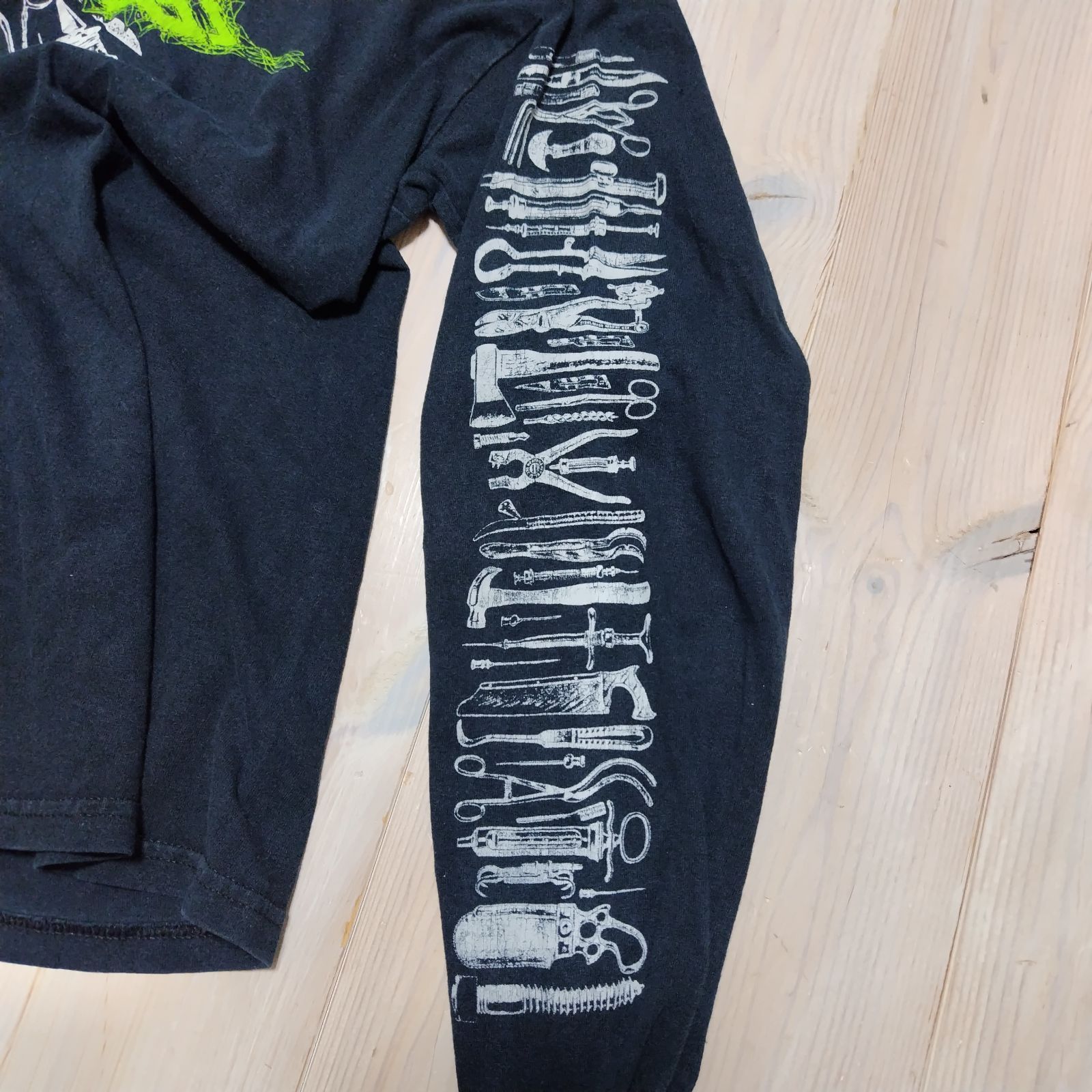 carcassカーカス2008年来日ツアーTシャツSバンドTデスメタル古着 CARCASS カーカス 2008年コピーライト入り ロンT 長袖Tシャツ ツアーT