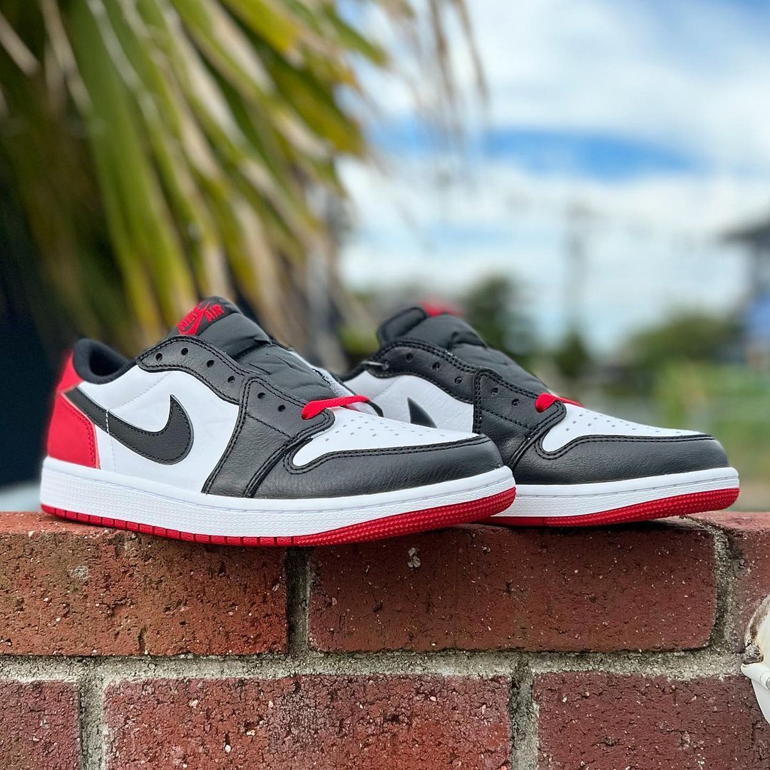 AIR JORDAN 1 RETRO LOW OG BLACK TOE エア ジョーダン 1 レトロ ローカット ブラック トゥー 【MEN'S】  white/black-varsity red CZ0790-106