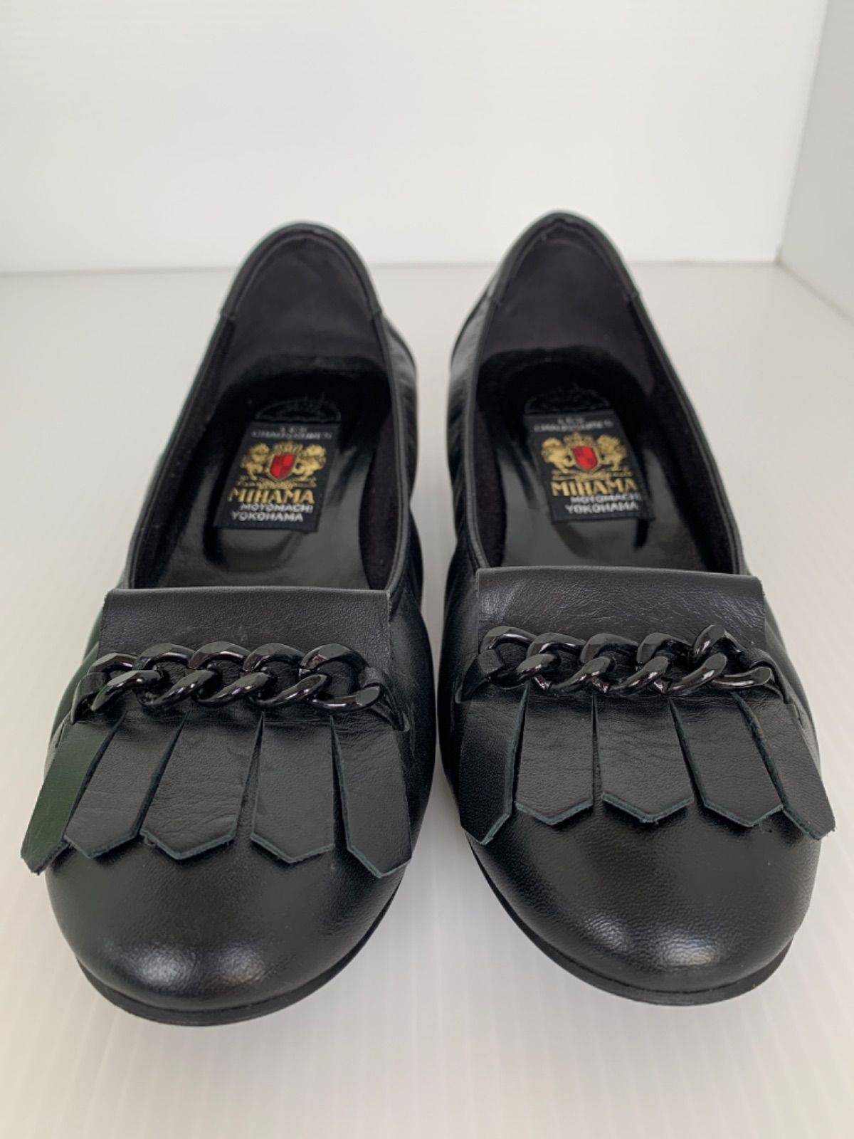 【美品 MIHAMA】パンプス 黒 フラット フリンジ チェーン 晴雨兼用 MIHAMA】パンプス 黒 フラット フリンジ チェーン 晴雨兼用