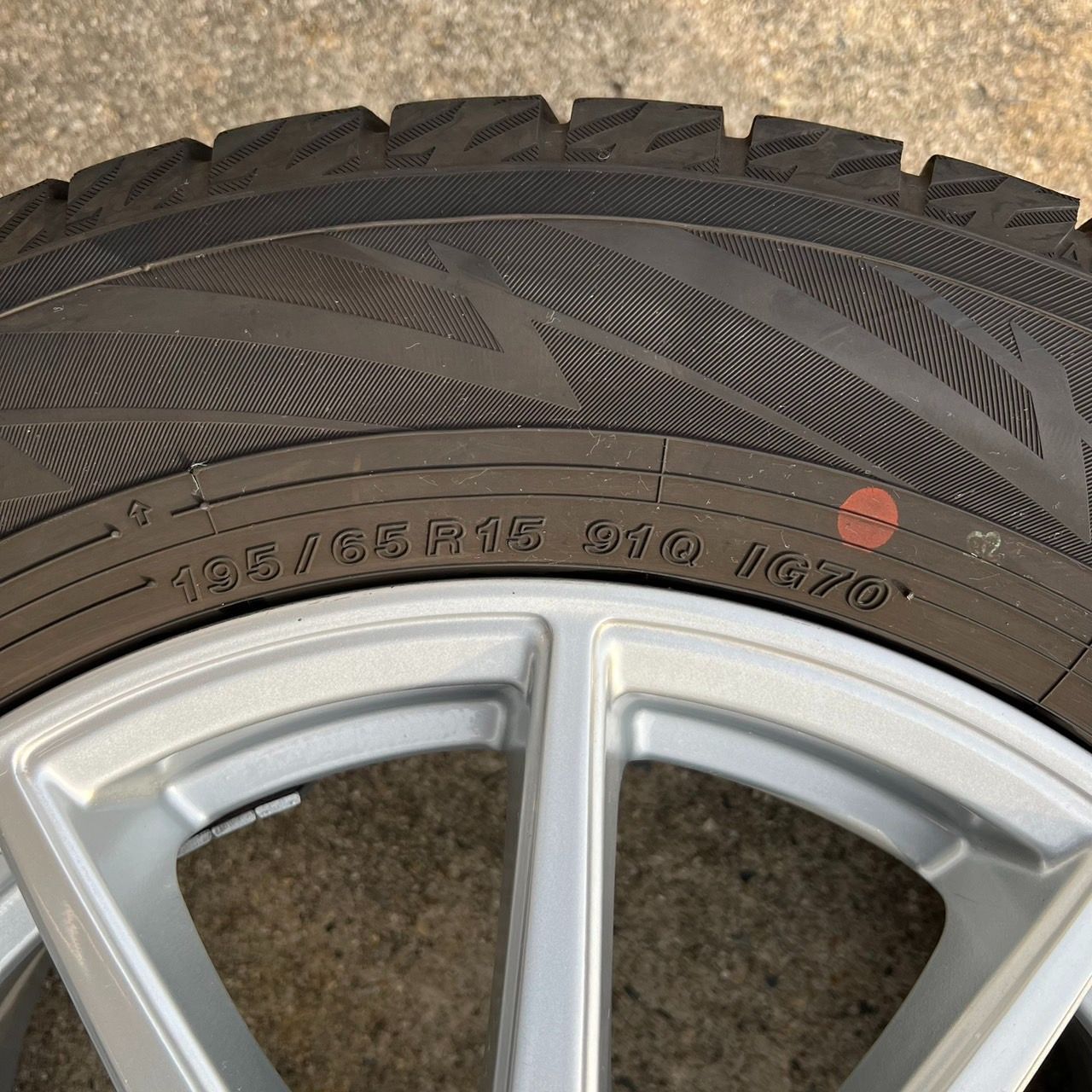 15インチ スタッドレス タイヤ ホイールセット タイヤ：iceGUARD IG70 