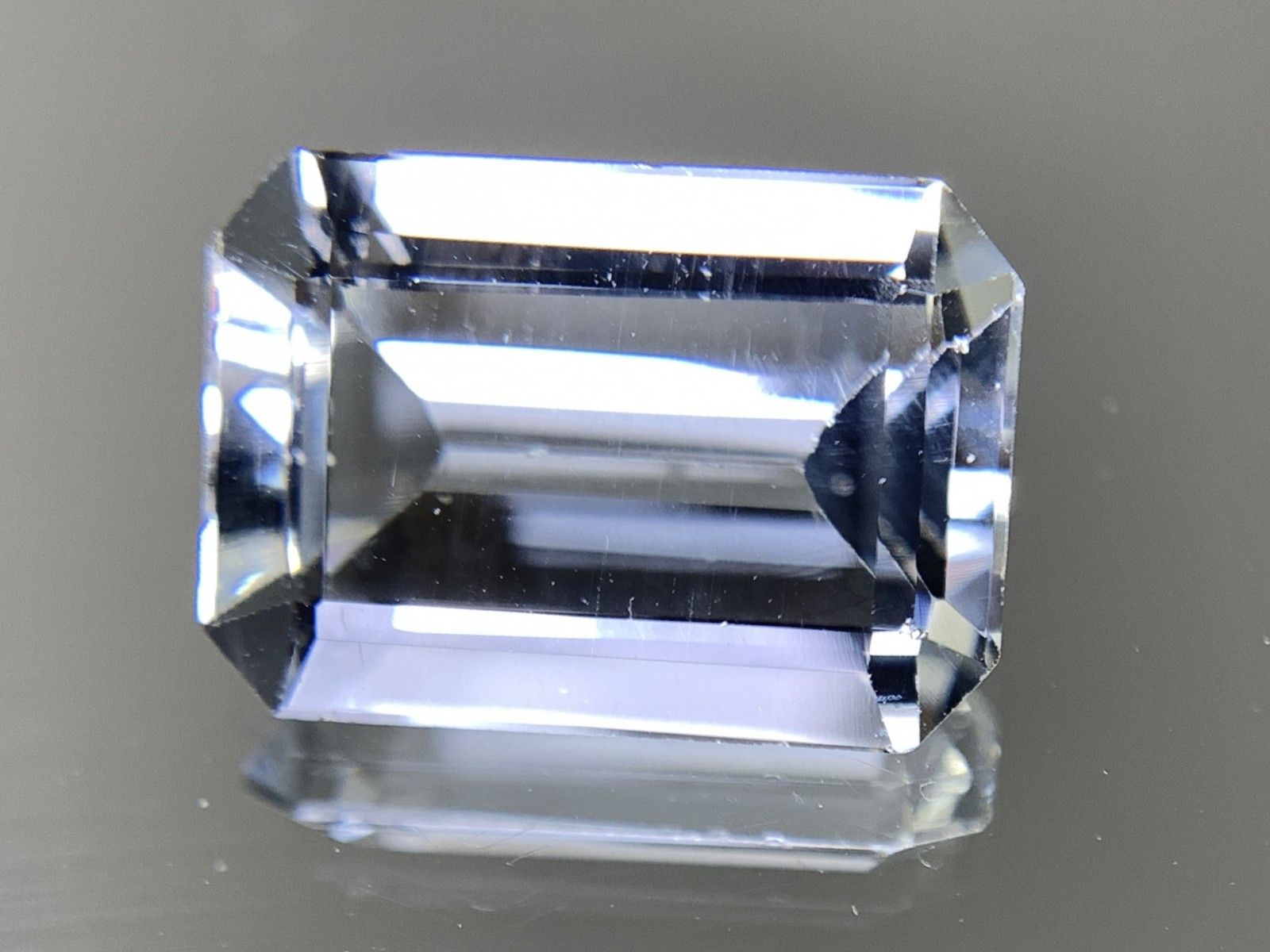 アクアマリン 5.494ct 宝石ソーティング付き 14.0㎜×9.9㎜×5.5  