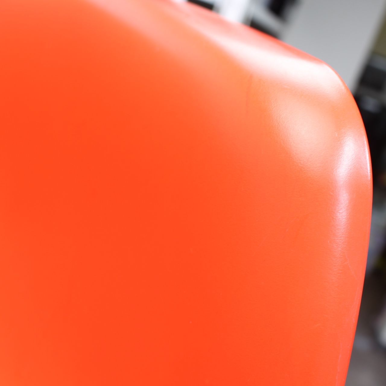 レッドオレンジ系色