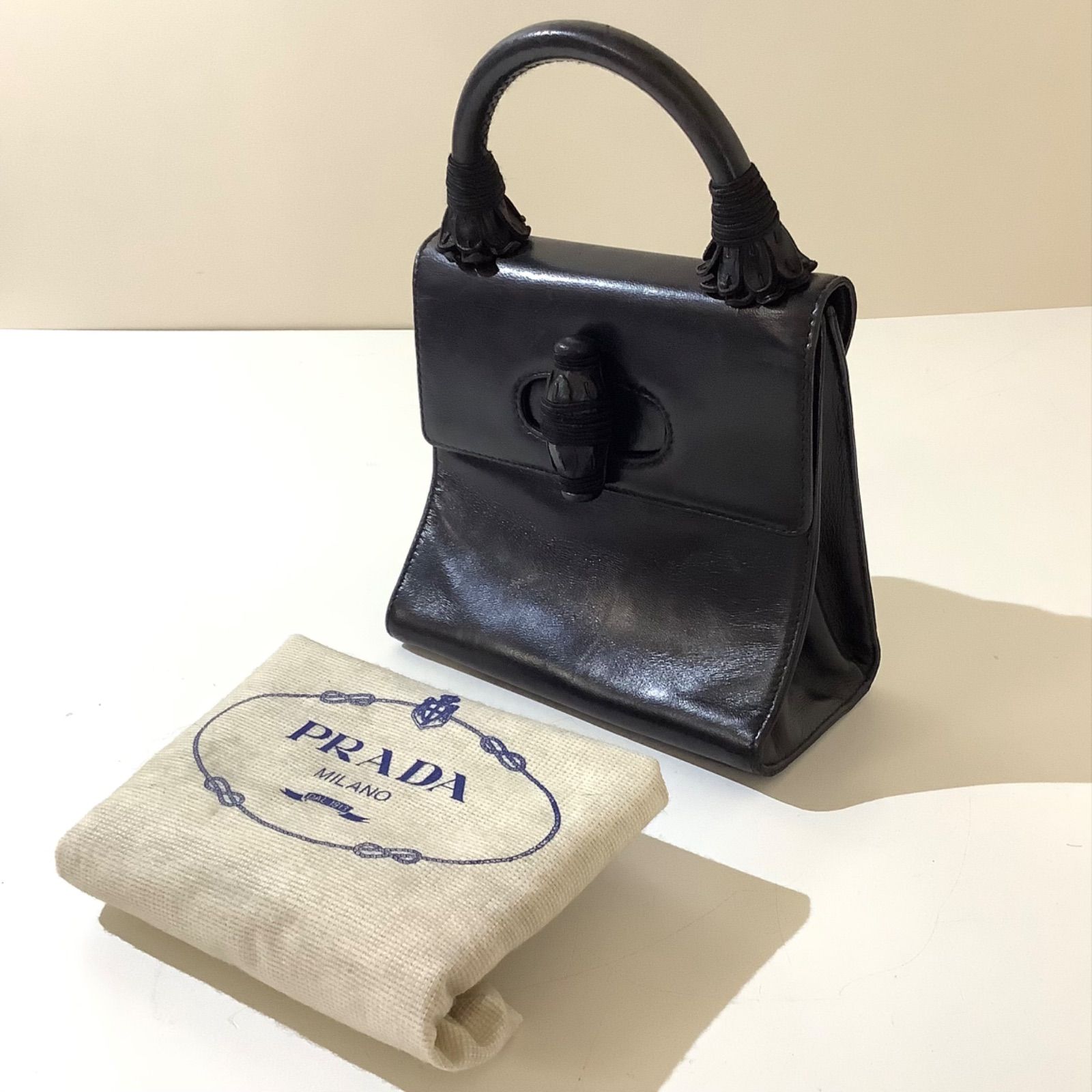 ✨激レア✨PRADA プラダ パンプキン　ハンドバッグ 希少デザイン レア プラダ ハンドバッグ ✨激レア✨PRADA プラダ パンプキン