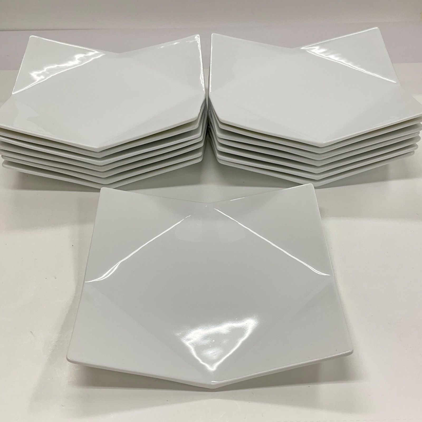 陶祥窯 お茶碗 3客 平茶碗 色絵梅散らし 花かざり 飯碗（青・赤） 工房