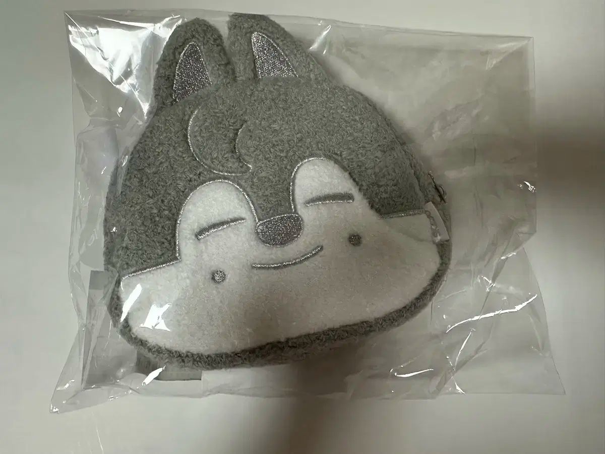 Stray Kidsポップアップ skzoo reversible face pouch ウルフチャン