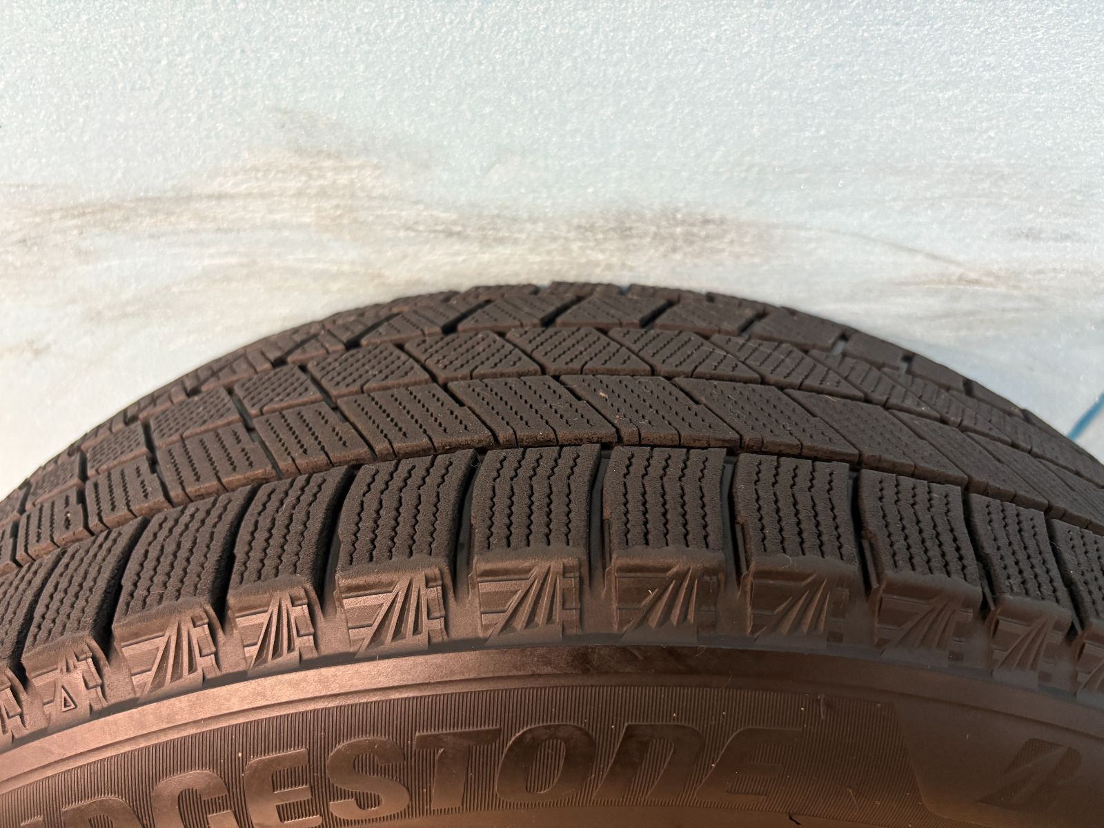 195|60|R16 VRX3 スタッドレス ブリヂストン BLIZZAK VRX3 16インチ ４本セット R16No2 FFCRYSTALESIA_COM