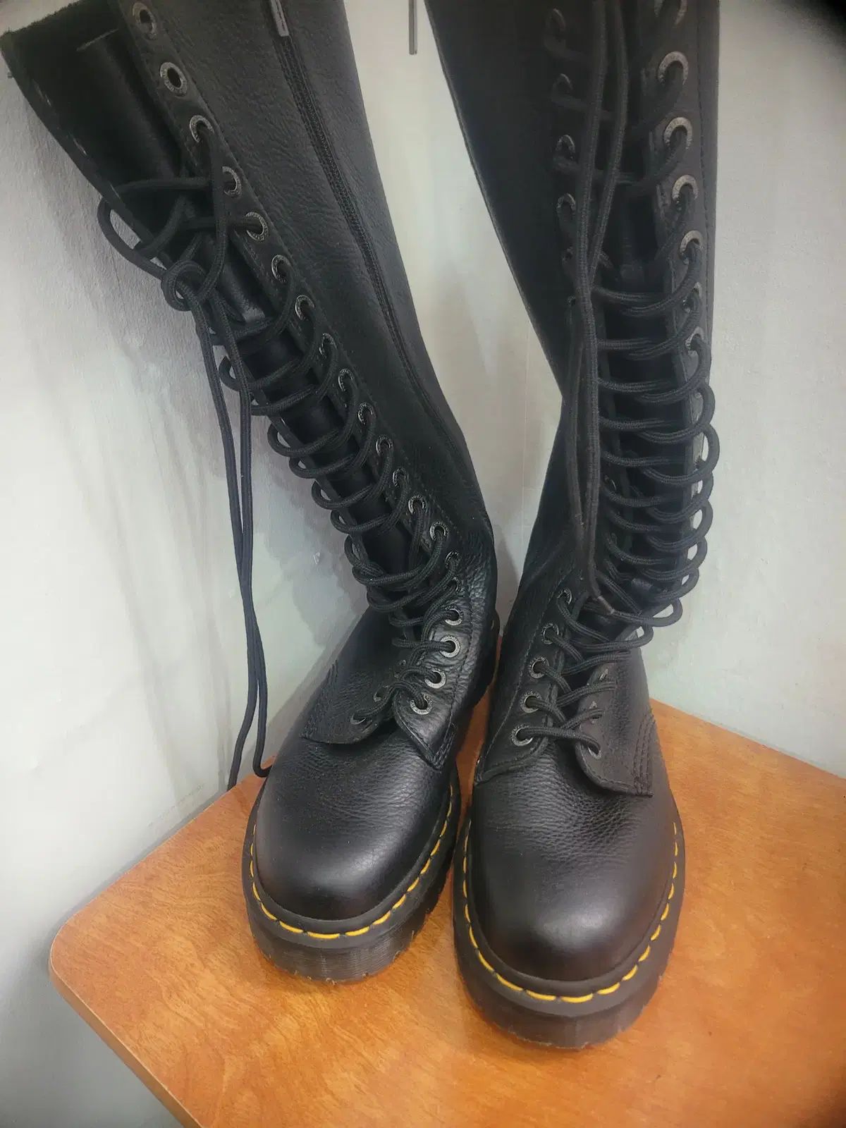 【雷市場（ポンジャン）商品韓国直送】 DR. MARTENS(ドクターマーチン) ロングブーツ 1b60 BEX 黒 41 サイズ 20 笏