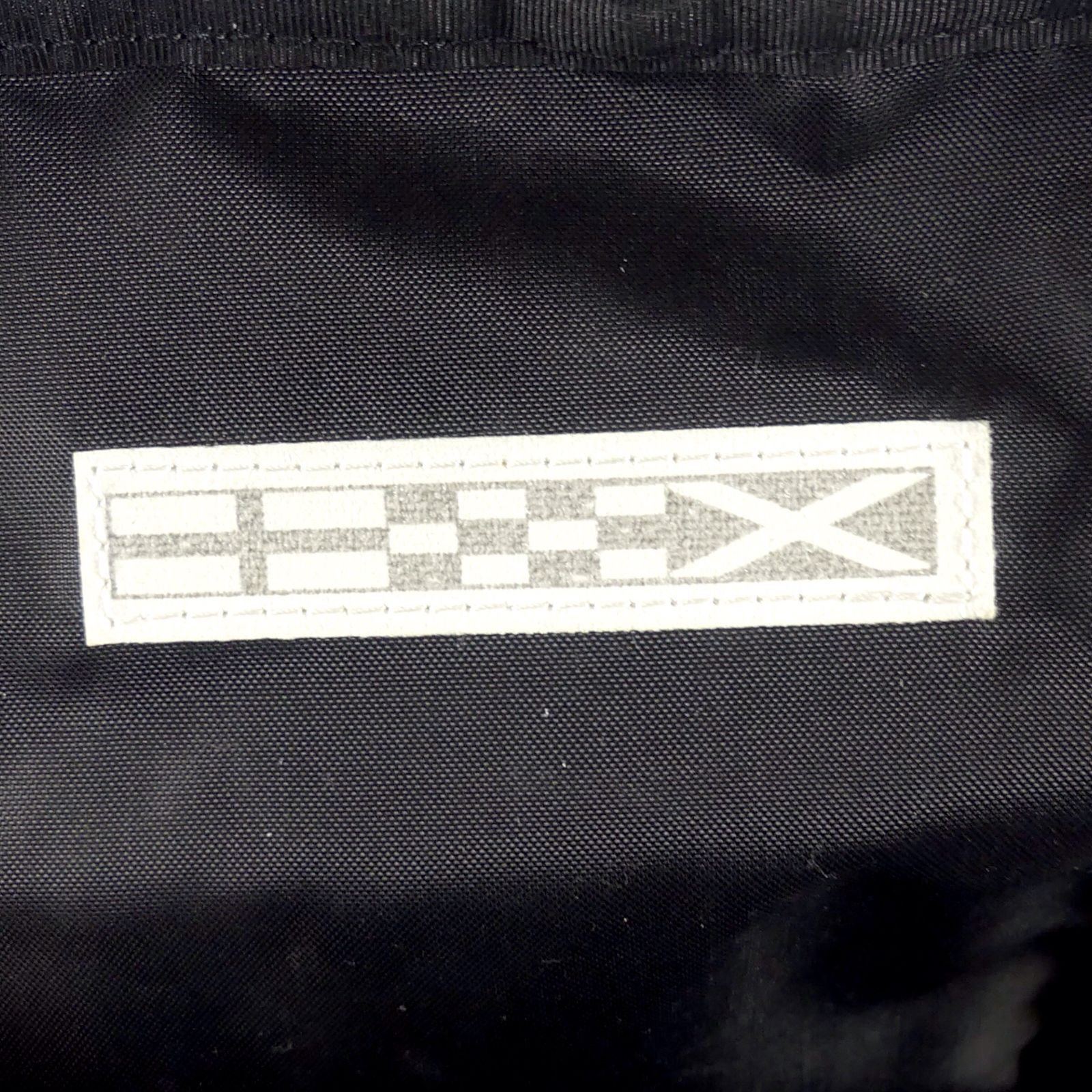 ブラック系
