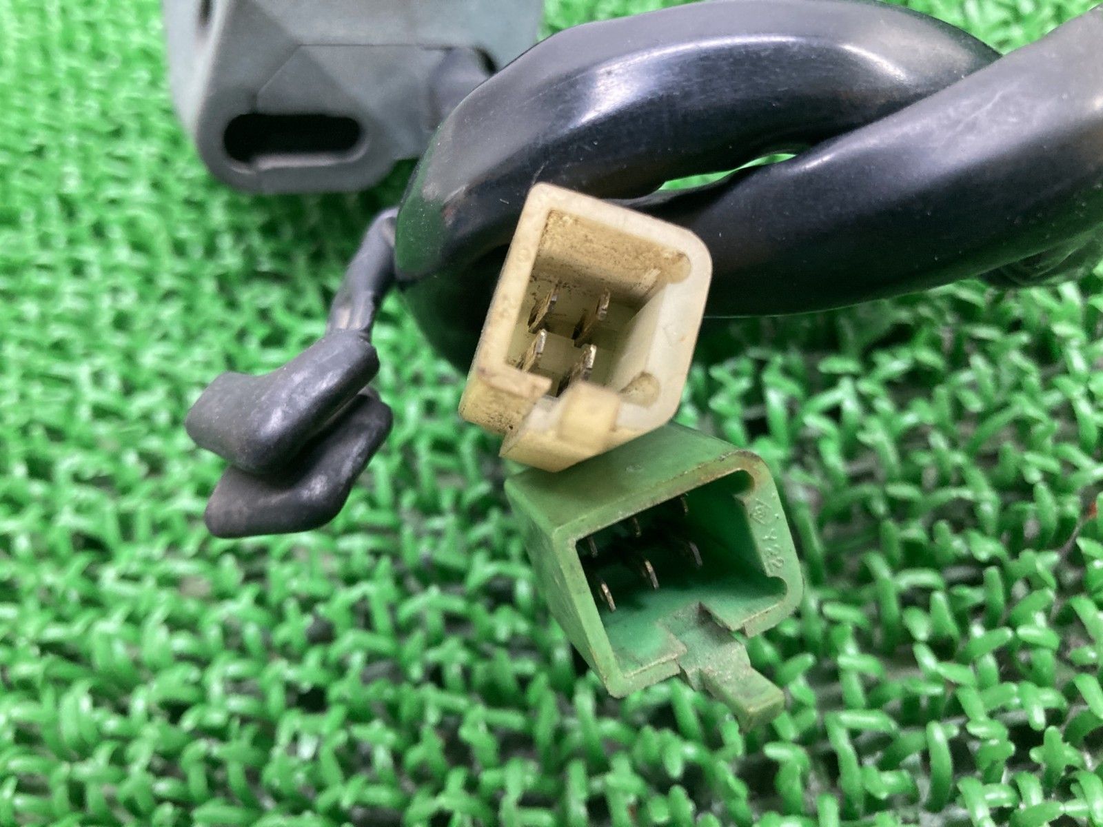 GPZ900R ハンドルスイッチ 右 カワサキ 純正 中古 ZX900A スイッチ