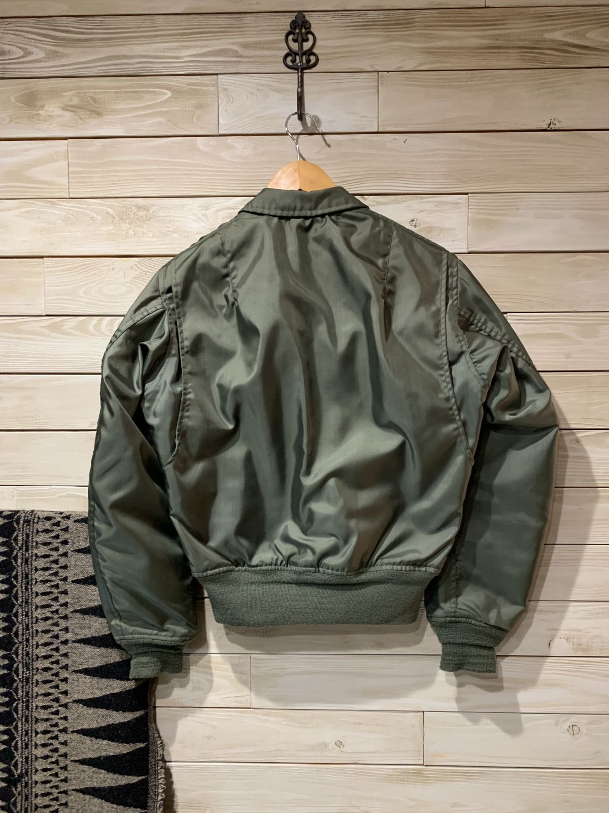 【激レア】80s　CWU36P　サイズL　希少初期型　アクションプリーツ付き 80s 米軍 USAF CWU-36/P フライトジャケット 初期型 S