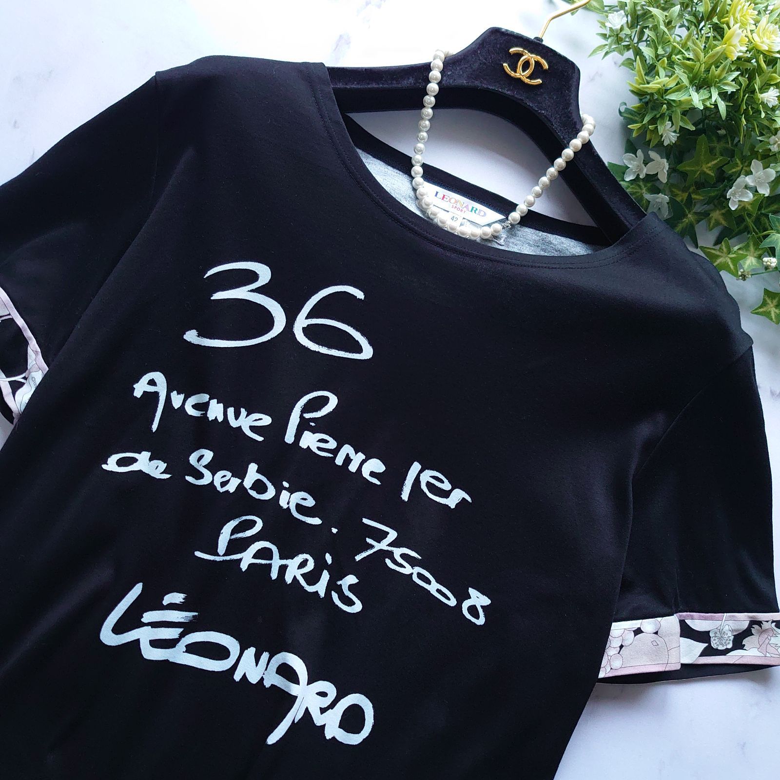 サイズ42 XL相当 LEONARD SPORT レオナールスポーツ トリム ロゴプリント トップス 花柄 フラワー 半袖 黒 ブラック コットン プルオーバー カットソー ブラウス Tシャツ レディース