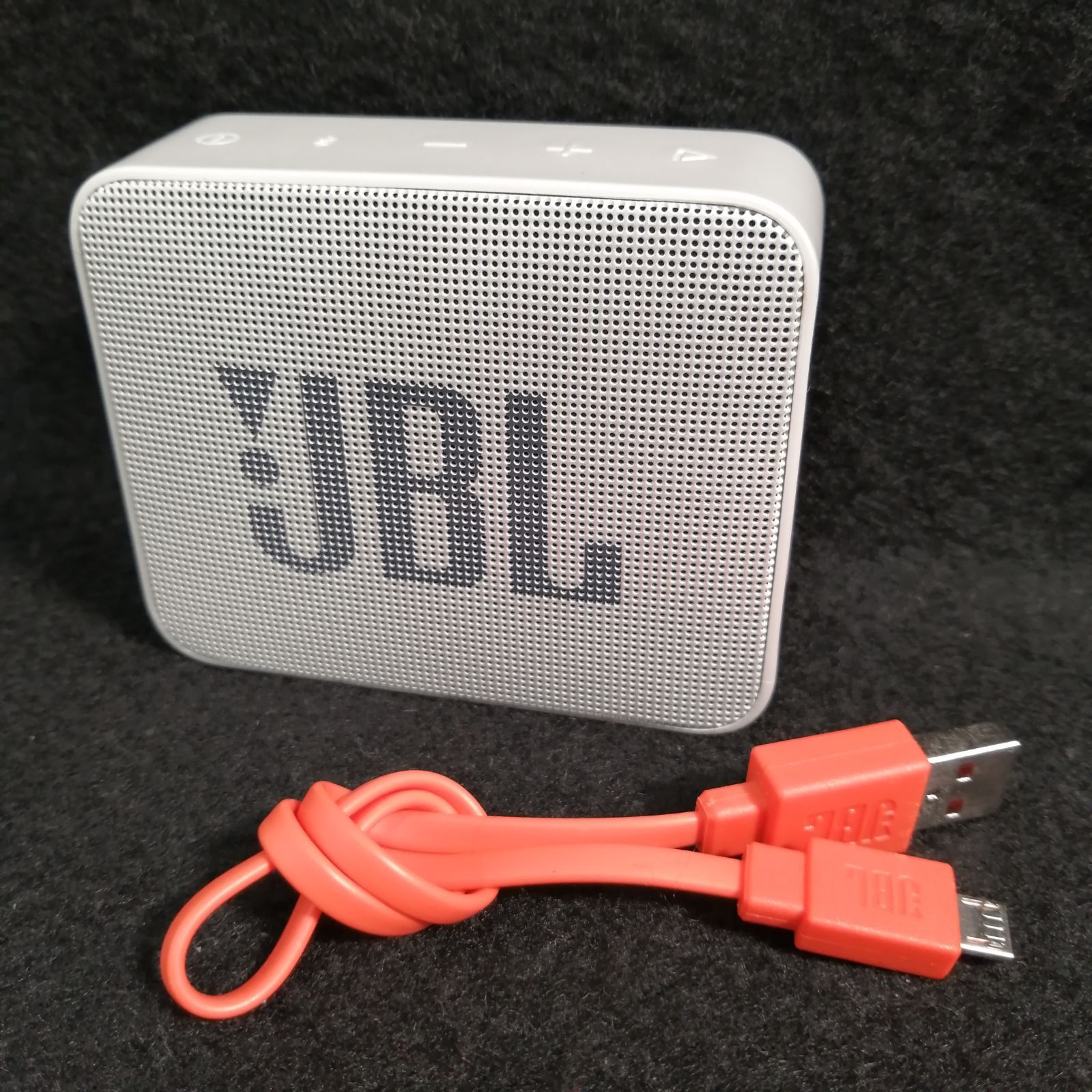 6b19 動作確認済 JBL ポータブルスピーカー GO2H 防水仕様 ケーブル付 音楽 Bluetooth 携帯 持ち運び可能 コンパクト