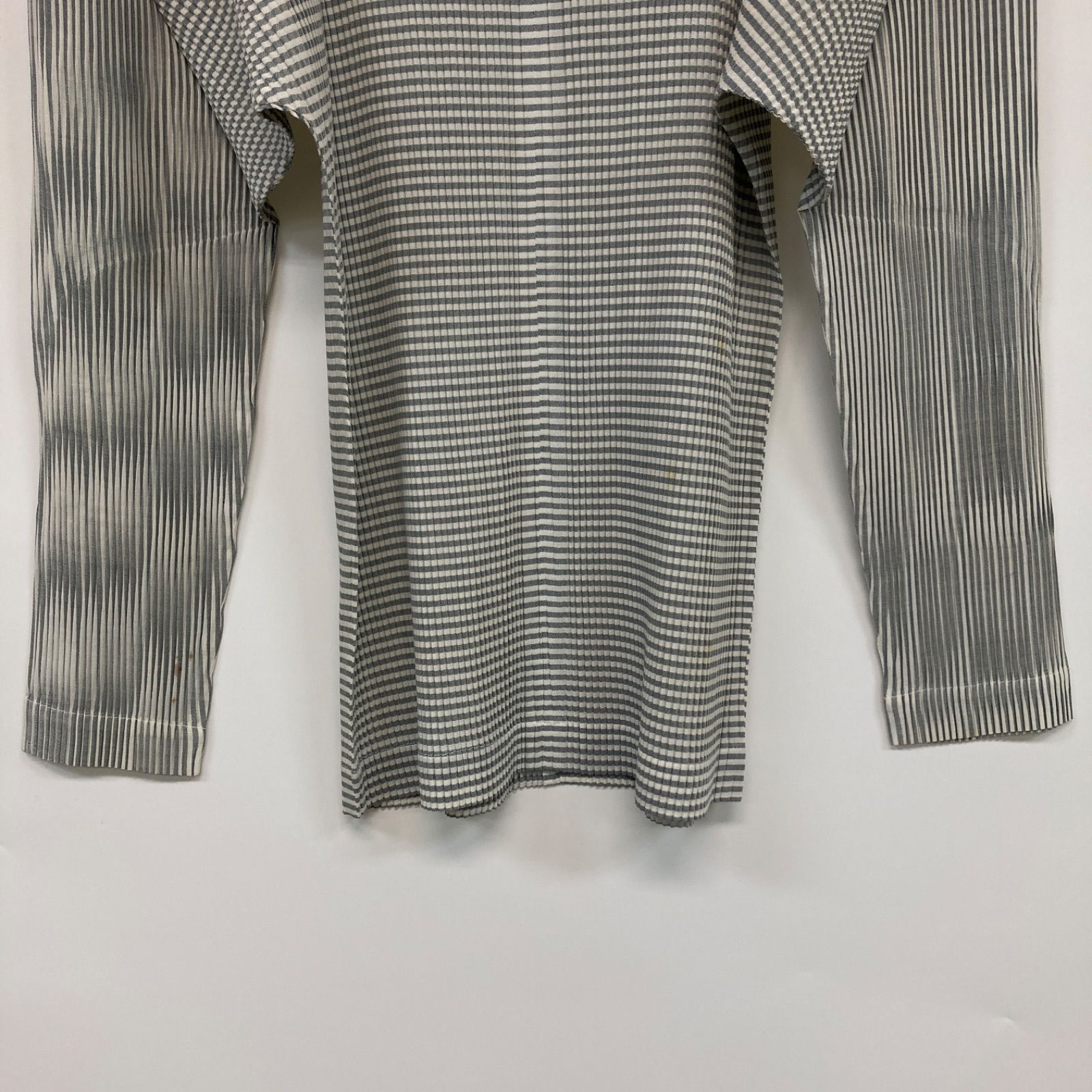 ISSEY MIYAKE イッセイミヤケ トップス ブラウス 長袖 ホワイト