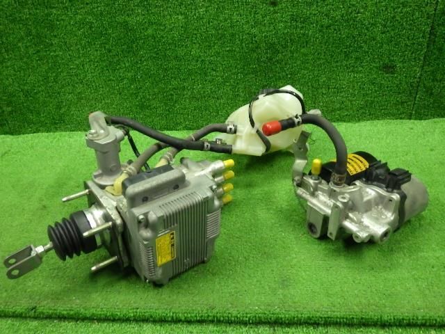 プリウス DAA-ZVW30 ブレーキマスターASSY 47050-47050 47070-47060 9130
