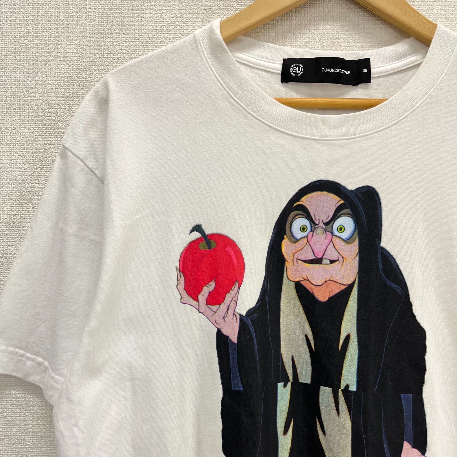 GU × UNDERCOVER ジーユー アンダーカバー 341-333506 ディズニー 魔女