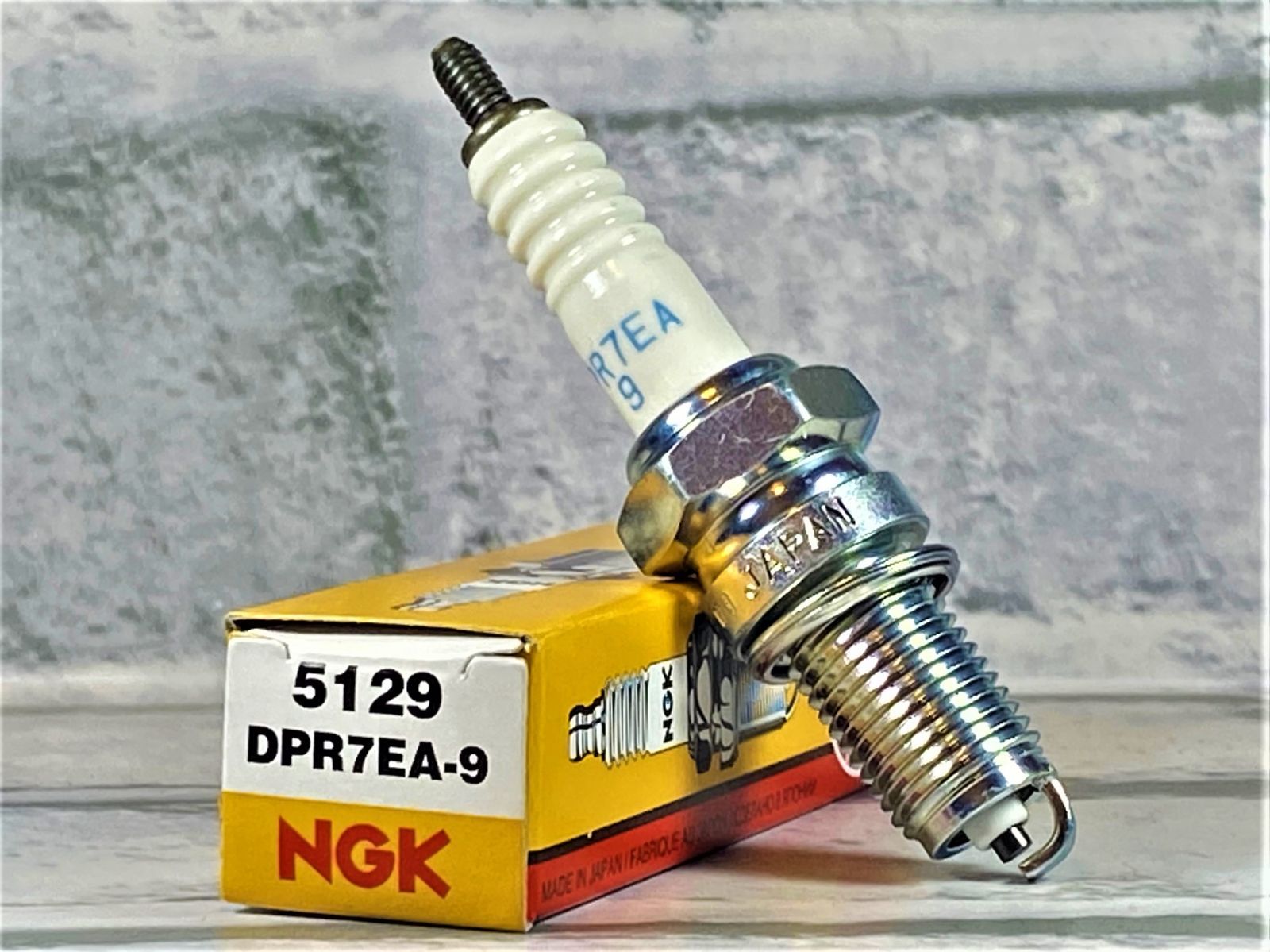 ＮＧＫ　ＤＰＲ７ＥＡー９　４本セット　ホンダ　フォーサイト　ＭＦ０４　９７ー０７　適合　新品！