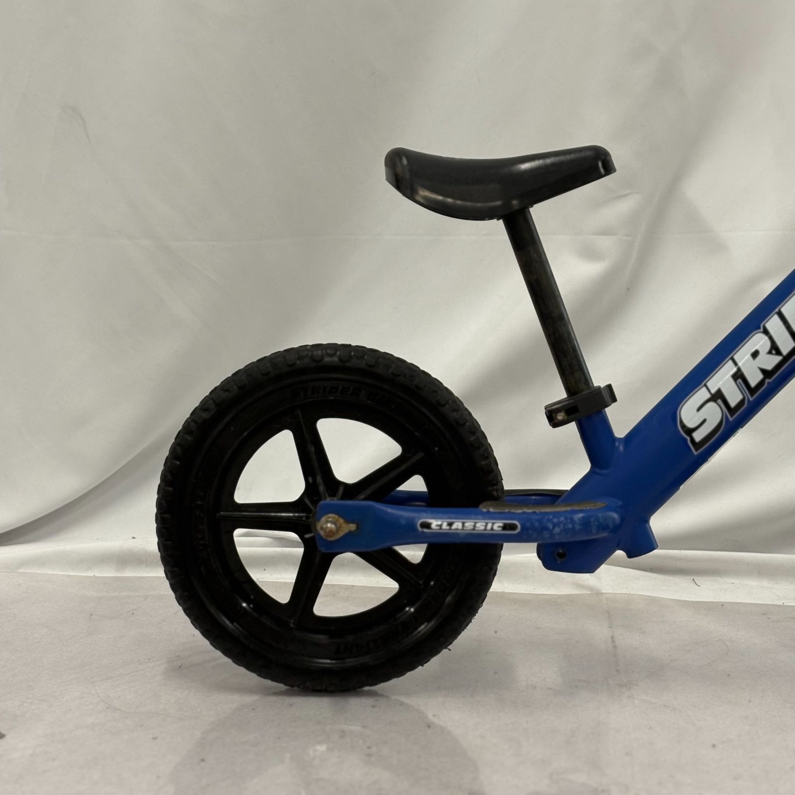 人気カラー STRIDER ストライダー クラシック バランスバイク 青