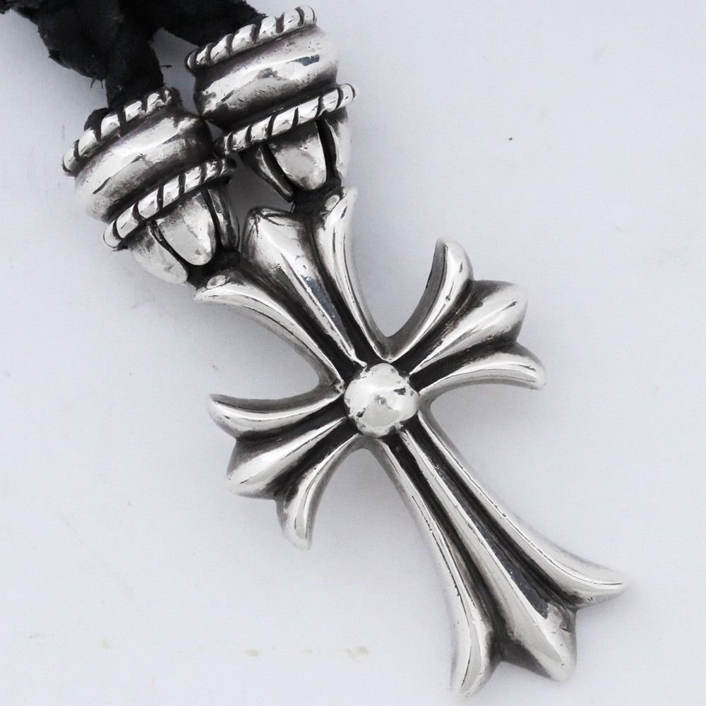 CHROME HEARTS クリンプトCHクロスペンダント スモール レザーブレイド