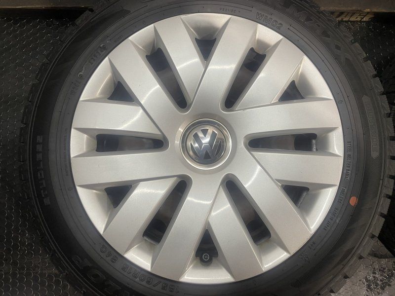走行短め【DUNLOP WINTER MAXX WM02 185/60R15】スタッドレス【VW 6R 