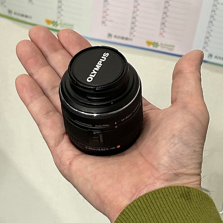 OLYMPUS 標準ズームレンズ M.ZUIKO DIGITAL 14-42mm F3.5-5.6II R ブラック【中古・良品】動作確認済み