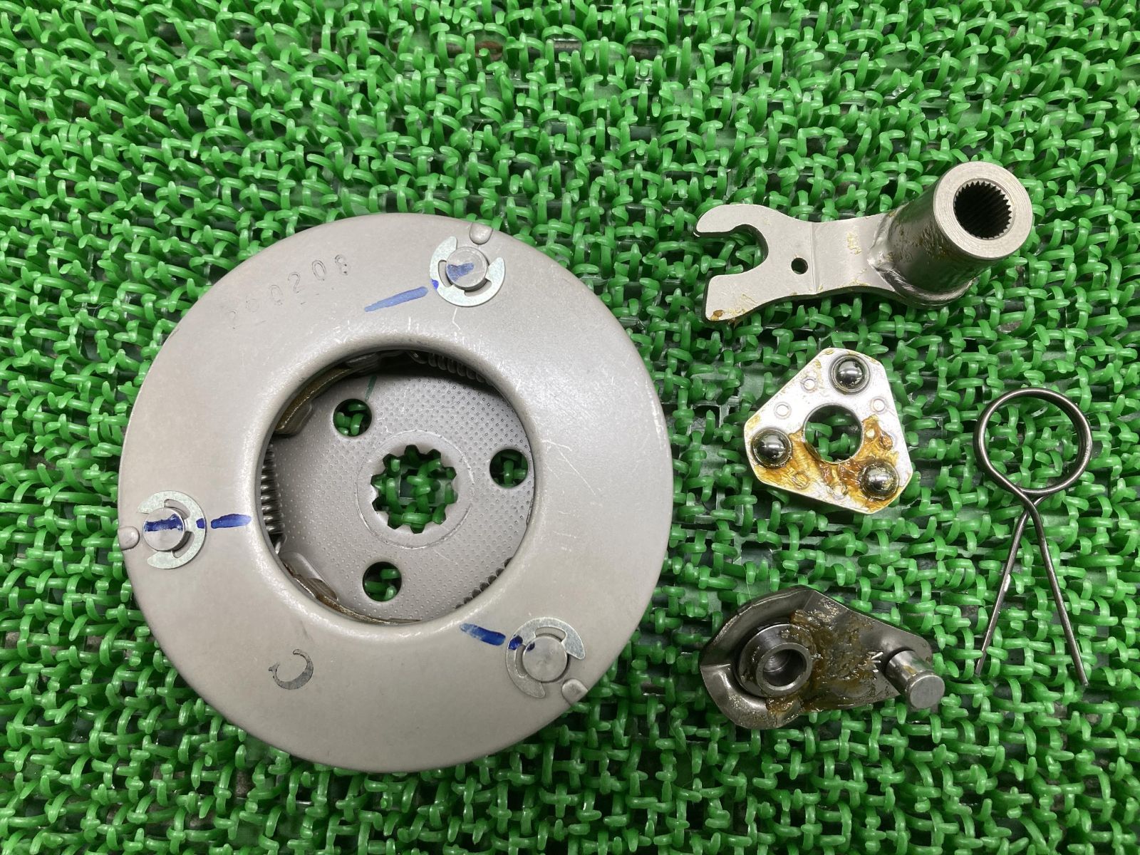 KSR110 クラッチハブ カワサキ 純正 中古 バイク 部品 KL110A 割れ欠け無し コンディション良好 品薄 希少品 車検 Genuine
