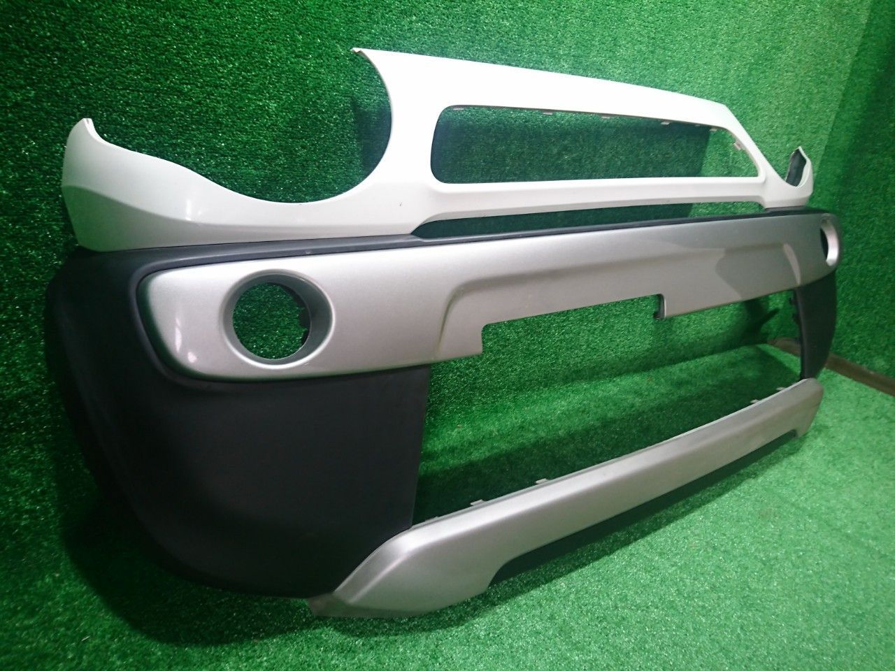 フロントバンパー