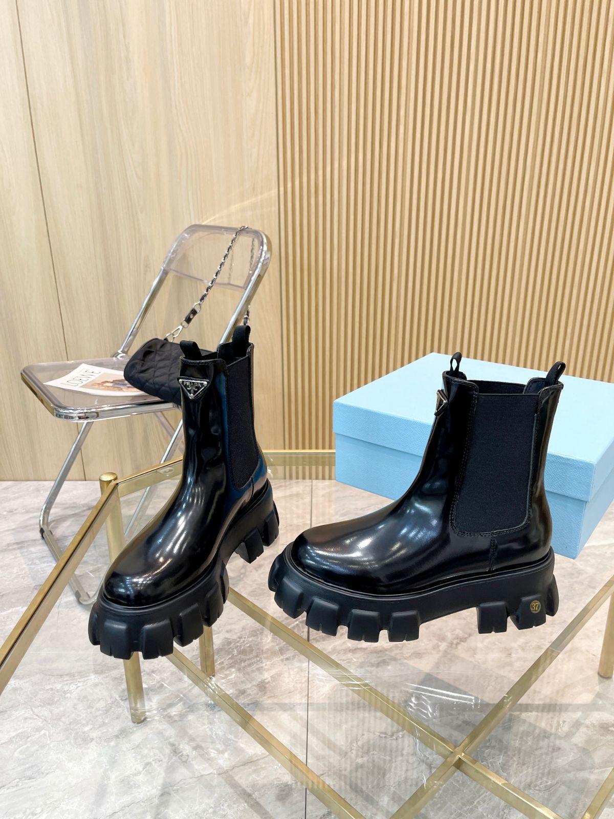 ✨新品未使用✨ プラダ Prada プラダ 美しい靴 ショートブーツ レディースブーツ - メルカリ