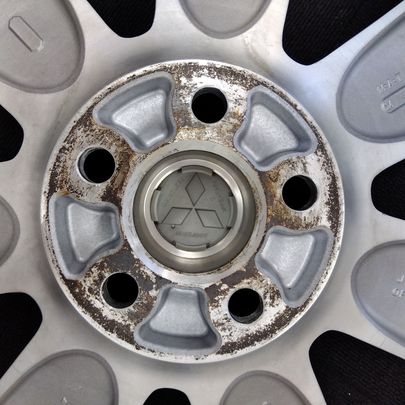 18×7.0J+38】中古 ホイール 4本セット 三菱 MITSUBISHI 純正 デリカ 