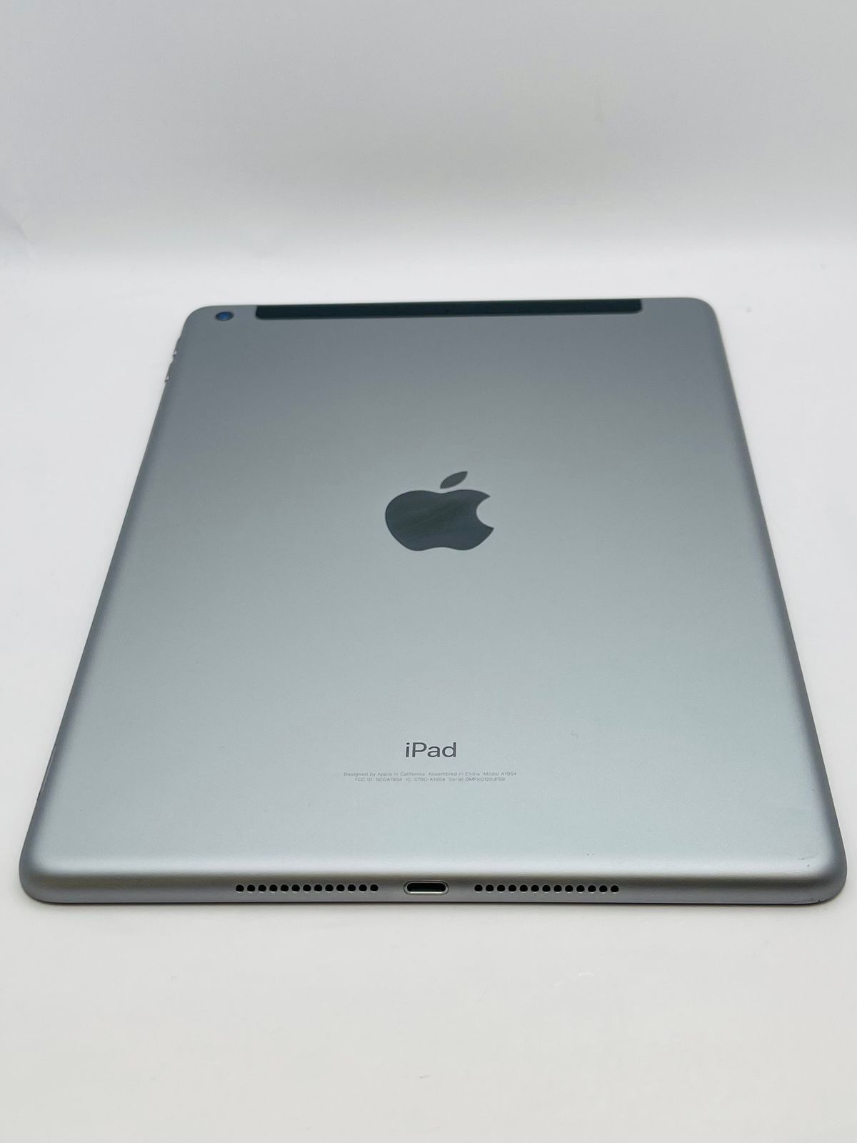 iPad 第6世代 Wi-Fi+Cellular 32GB スペースグレイ MR6N2J/A A1954