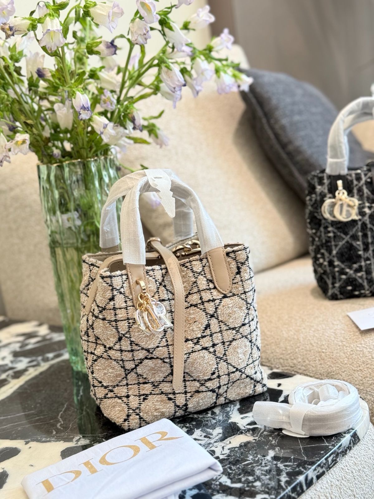 【縦型がかわいい☆】DIOR Toujours スモール トートバッグ 今日特価】Dior Toujours Vertical Small Tote ディオール トゥ