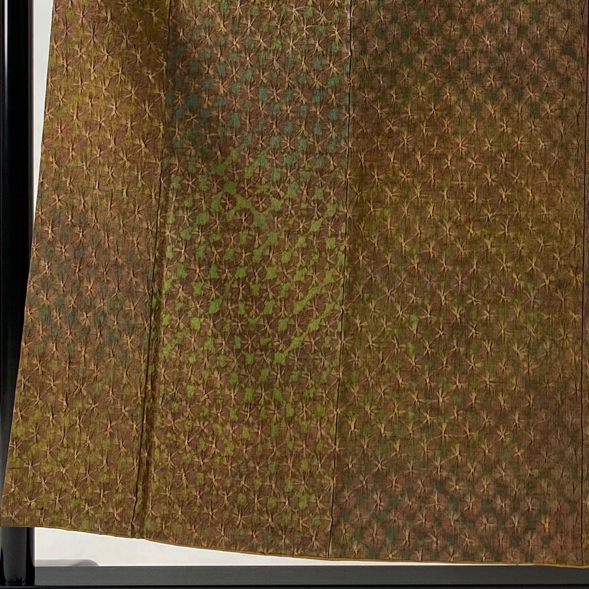 小紋 身丈155cm 裄丈62.5cm S 袷 縞 手蜘蛛絞り 茶色 正絹 秀品