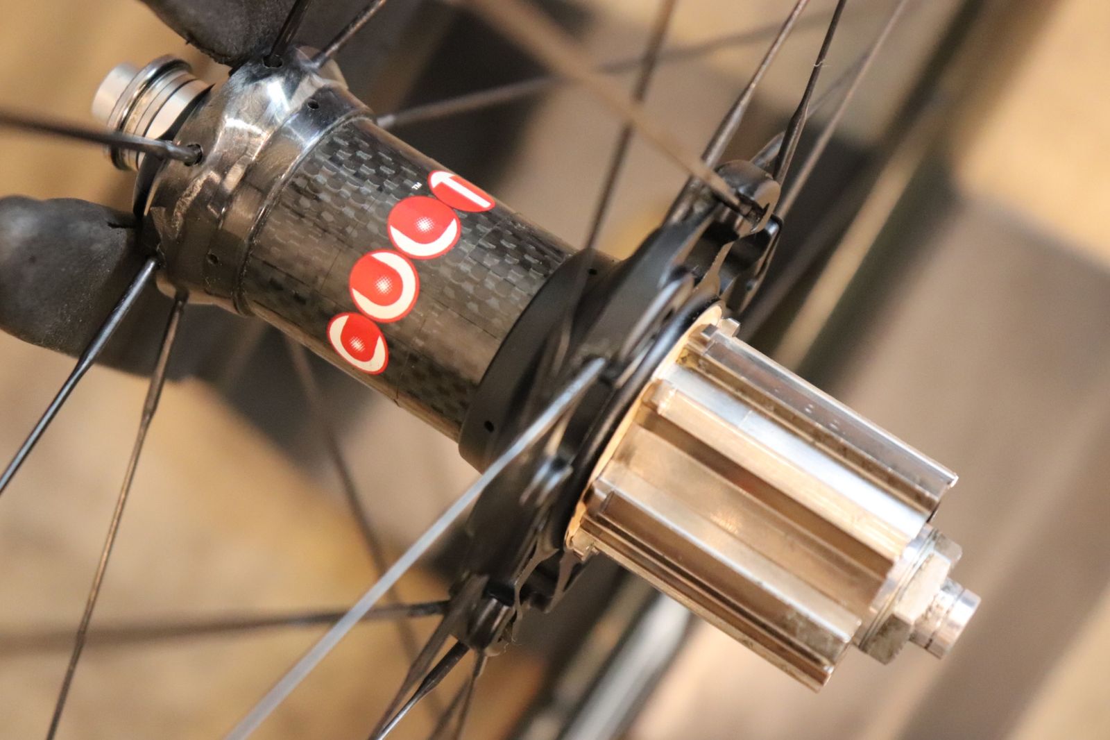 ボーラウルトラ