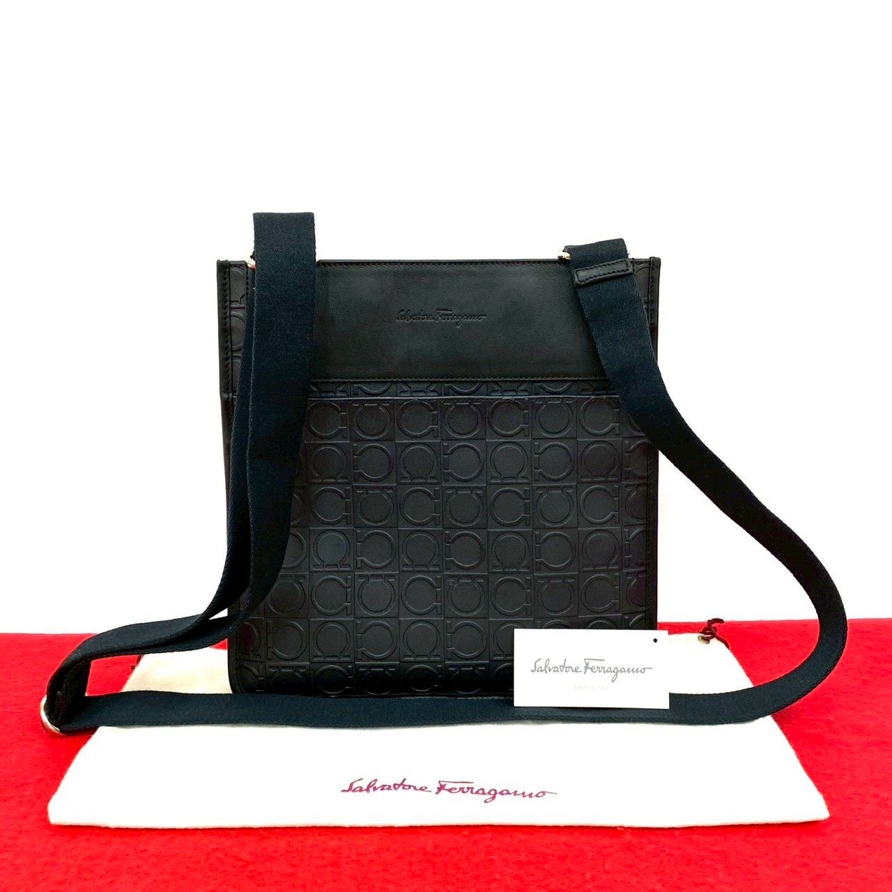 極 美品 袋付き Salvatore Ferragamo サルヴァトーレフェラガモ 極 美品 袋付き Salvatore Ferragamo サルヴァトーレフェラガモ