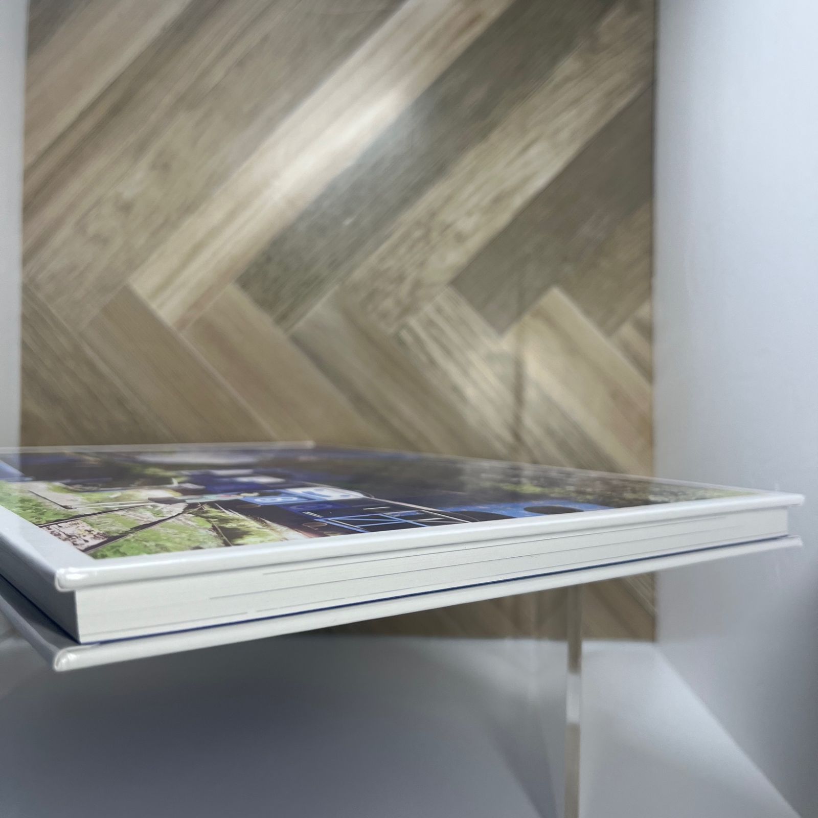 美品】Earth Colors 東地和生美術監督作品集 - メルカリ