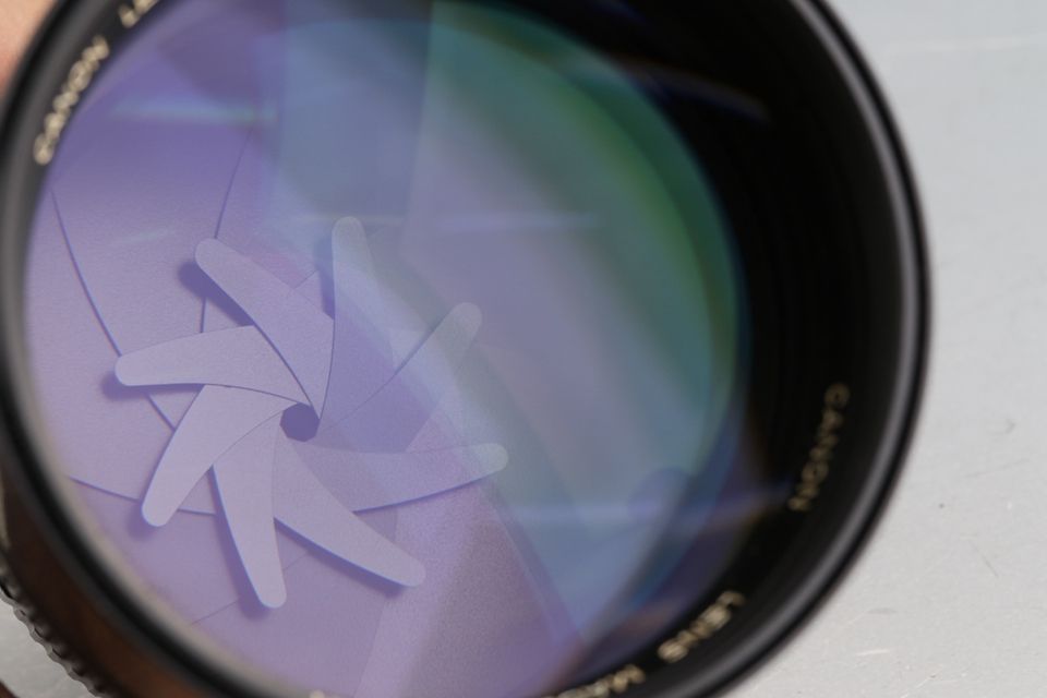 Canon FD 135mm F/2 Lens With Box #60246L3 - メルカリ