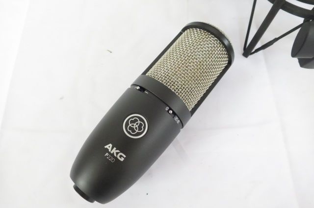 高性能 AKG P220 コンデンサーマイク 7010088041 - その他