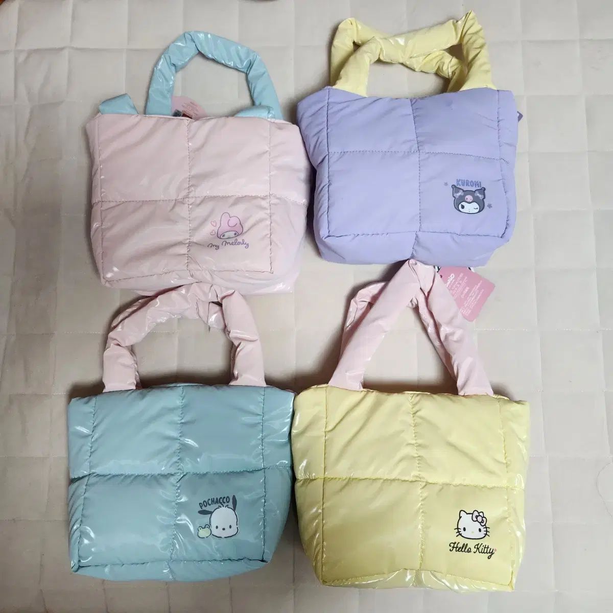 新品 Sanrio(サンリオ) キャラクター パッド入りバッグ