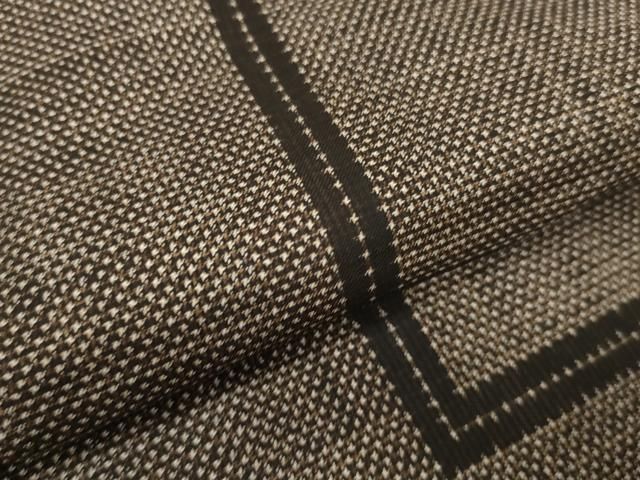 平和屋着物○本場大島紬 7マルキ 幾何学文様 証紙付き 正絹 逸品 未