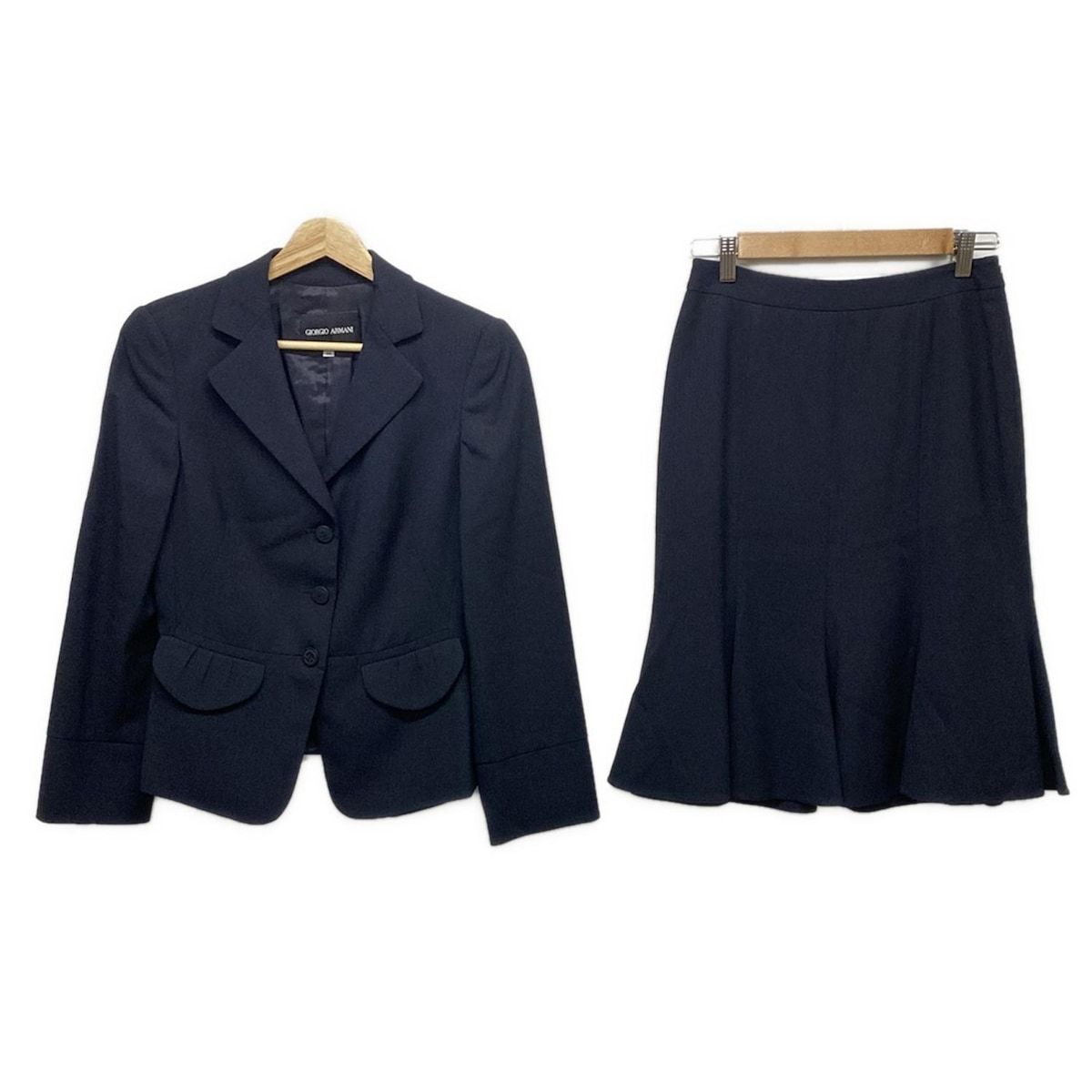 GIORGIOARMANI ジョルジオアルマーニ スカートスーツ レディース - 黒 肩パッド|ストライプ|ひざ丈|ウール混