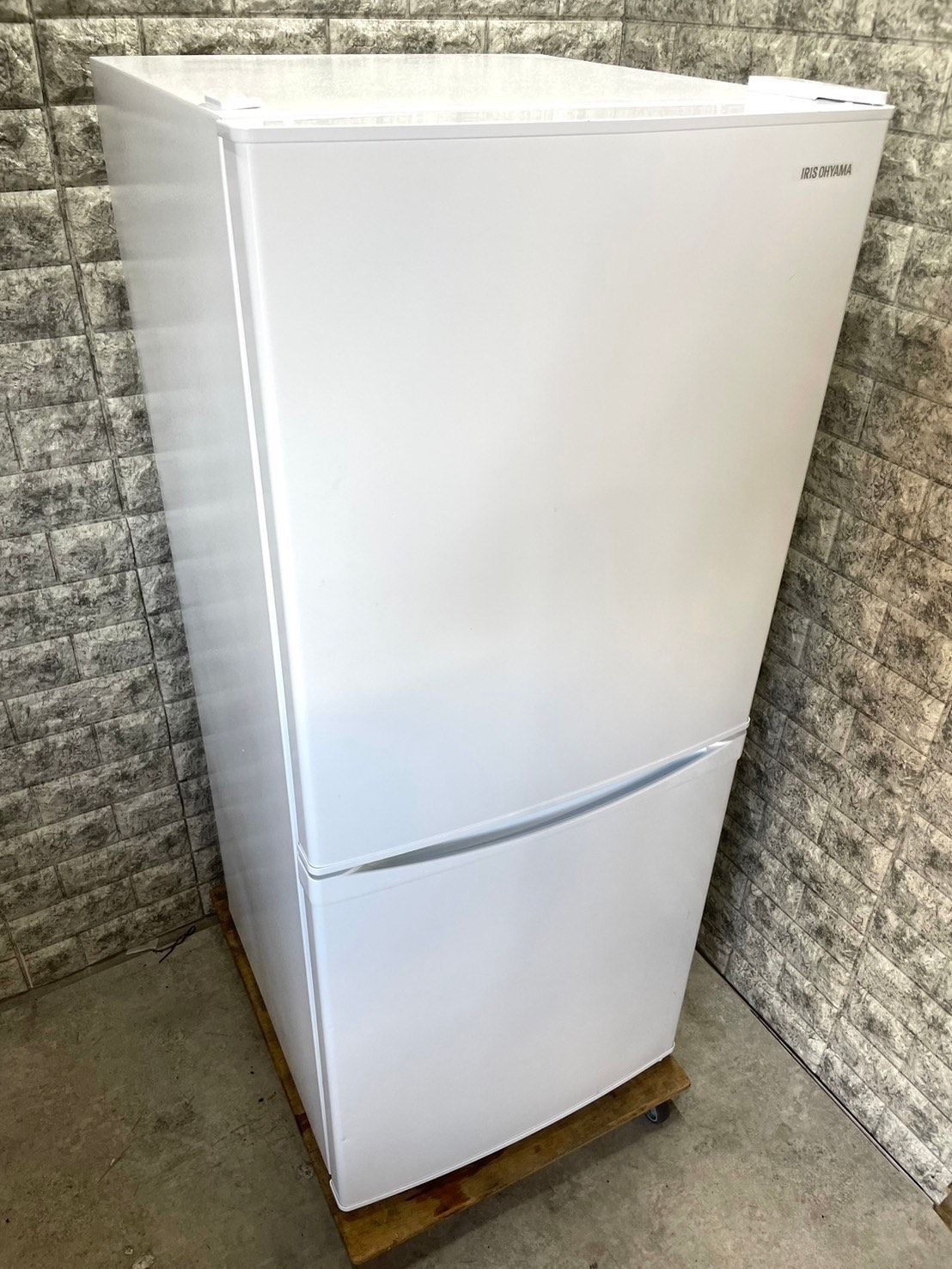 高年式‼︎大阪送料無料☆3か月保障付☆2023年☆142L☆2ドア☆IRSD-14A  