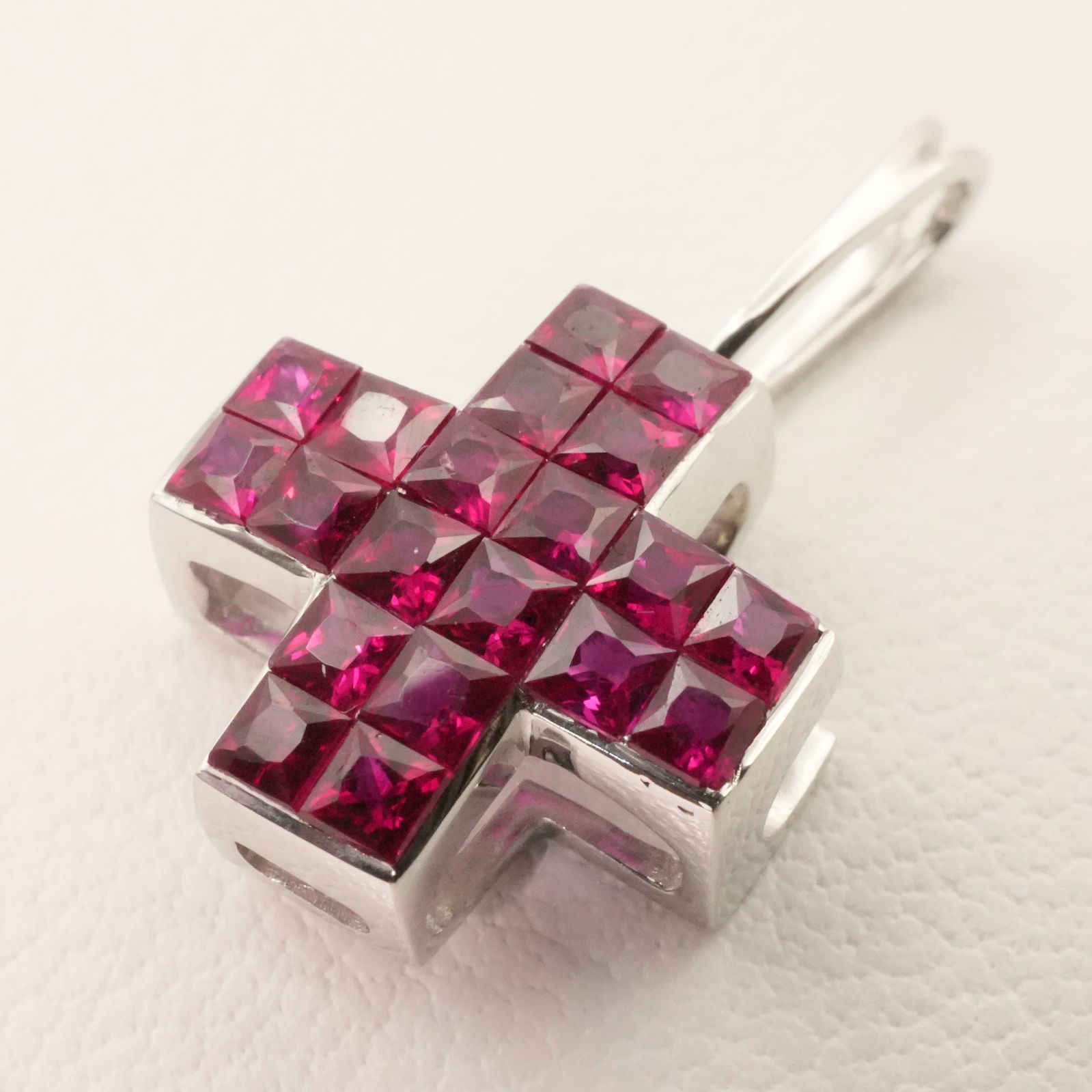 c*読様 中古品 Tiffany & Co. スケートシューズ チャームΩ