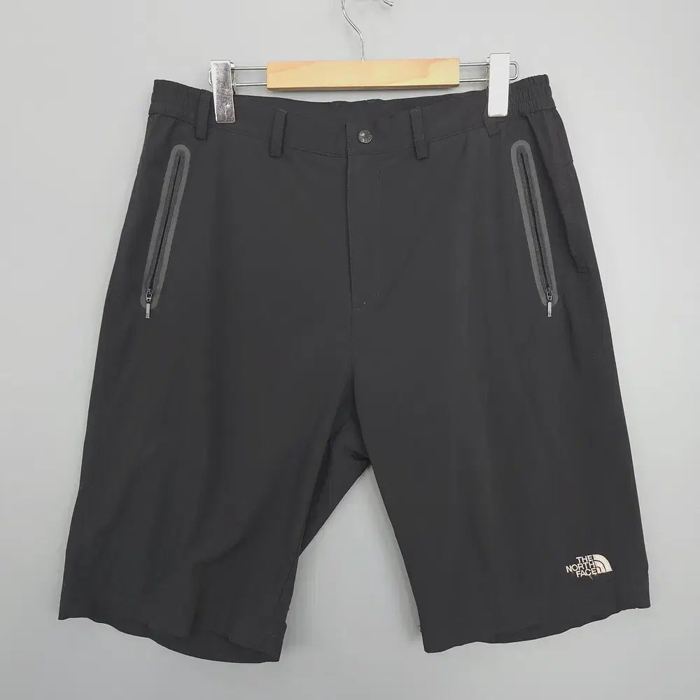 THE NORTH FACE(ザノースフェイス) 機能性 ナイロン ストレッチ ハーフパンツ 88 （ 34 ）
