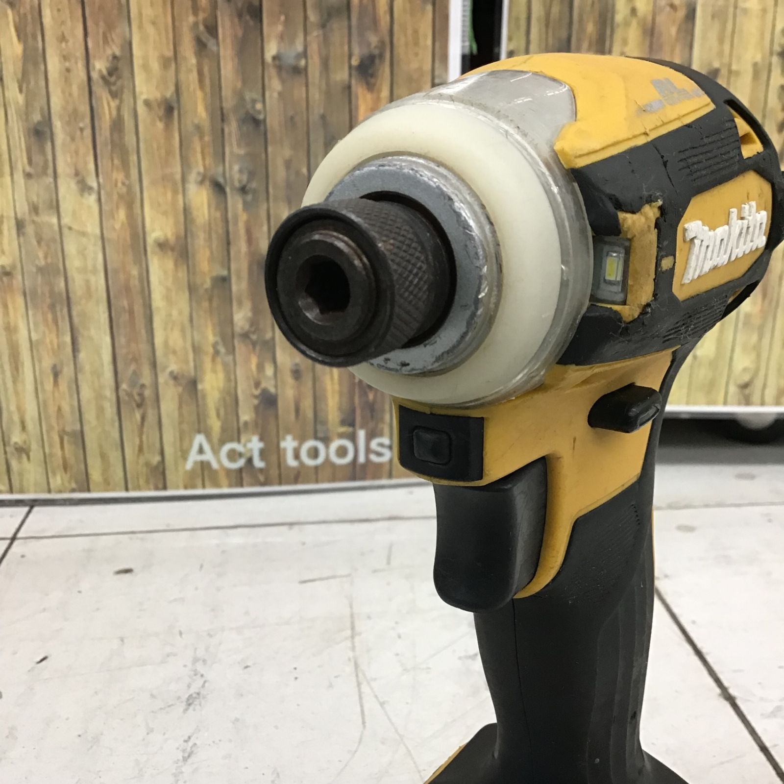 中古品】 マキタ/makita コードレスインパクトドライバー TD172DZFY 