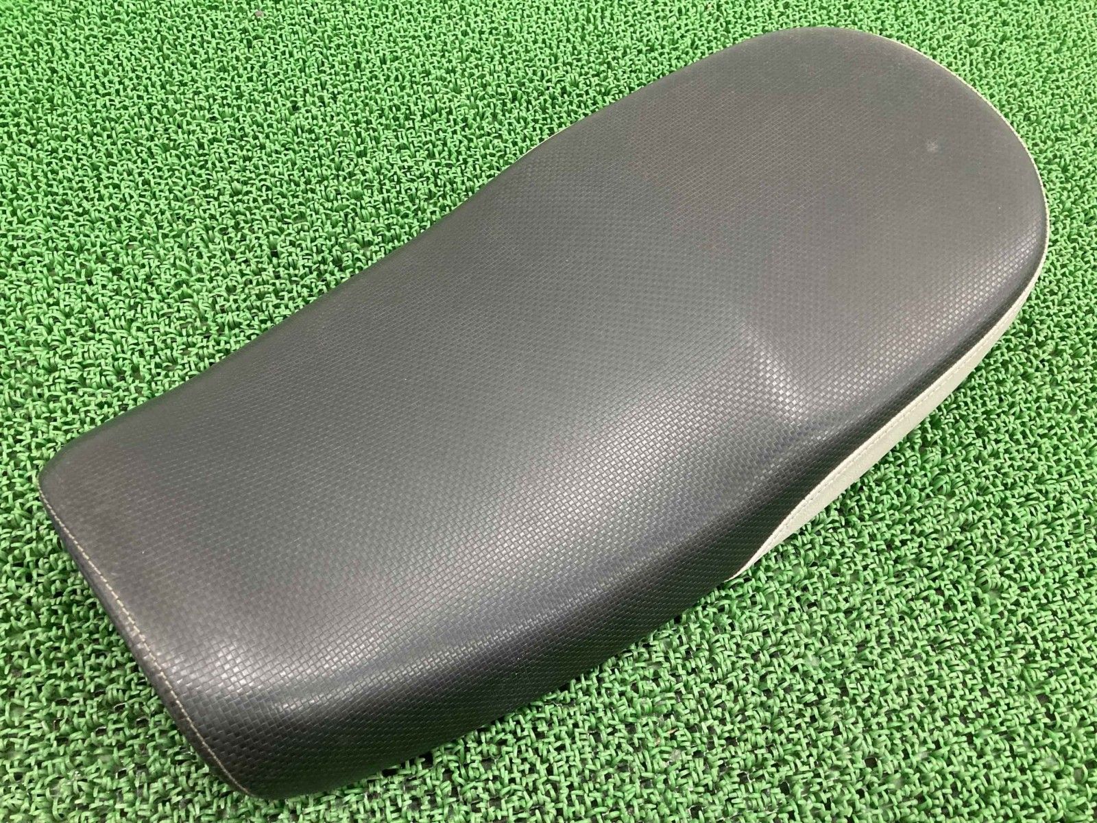 デイトナ製SR400 シート 社外 中古 バイク 部品 RH01J コージーシート