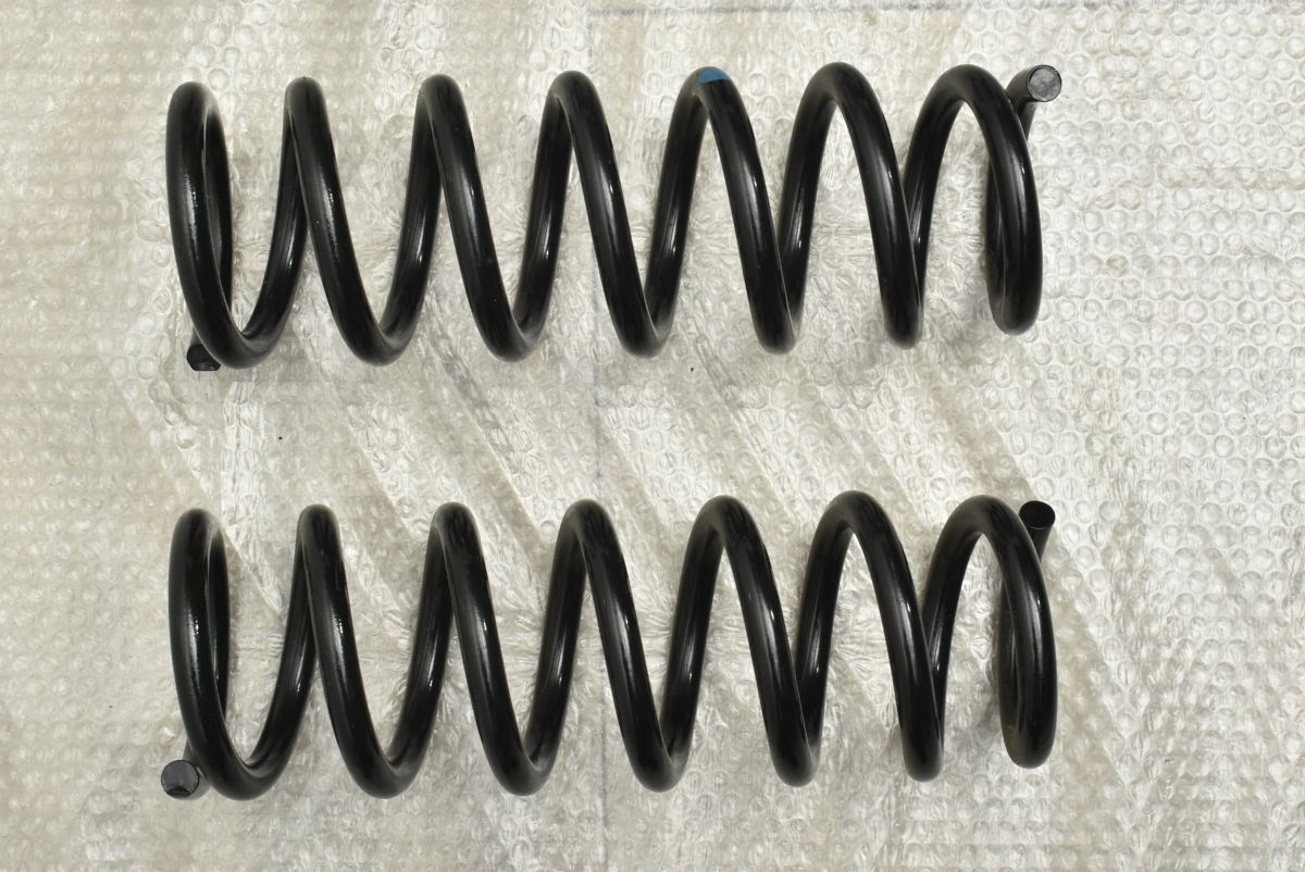 デリカＤ5純正サスペンションスプリング。新車外し。