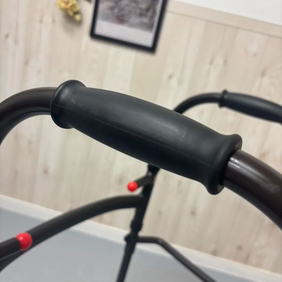 看護・介護用品 【消毒済 歩行器】すぐ使える歩行器 美品 MgウォーカーⅢ