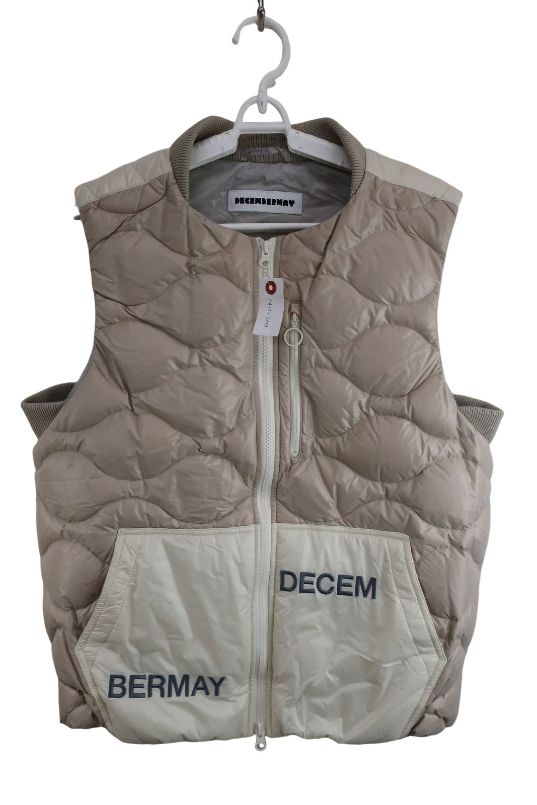 【美品】DECEMBERMAY(ディセンバーメイ) ダウンベスト ベージュ メンズ M ゴルフ用品 2412-1203 中古
